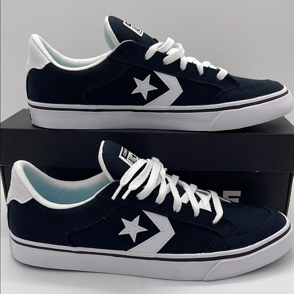 Converse Men’s Black and White Star Sneakers A03686CTOBIN OXBLACK/WHITE/BLACK